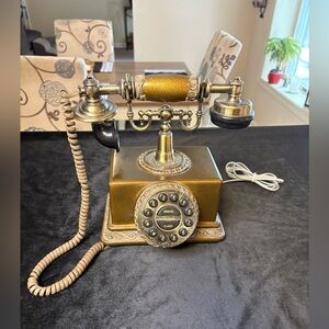 Decorative Vintage Style Telephone